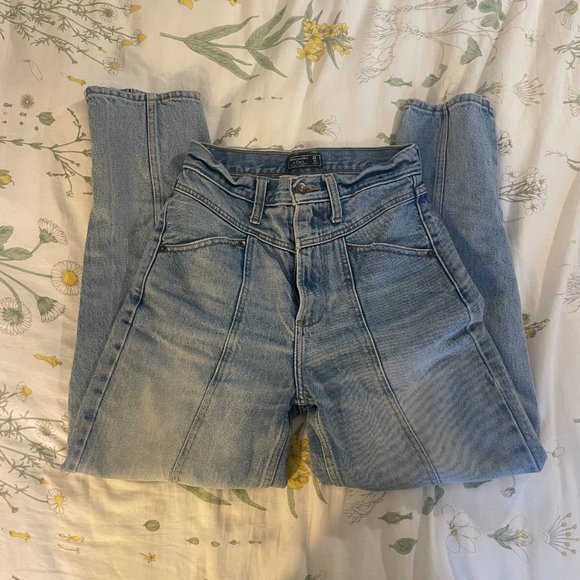 A&F cottage style faded high rise ankle jeans! - Picture 13 of 15